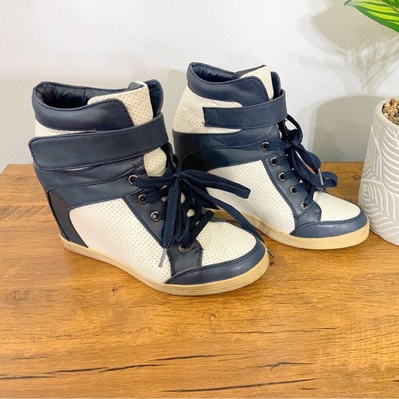 Liliana - Picture 1 of 1